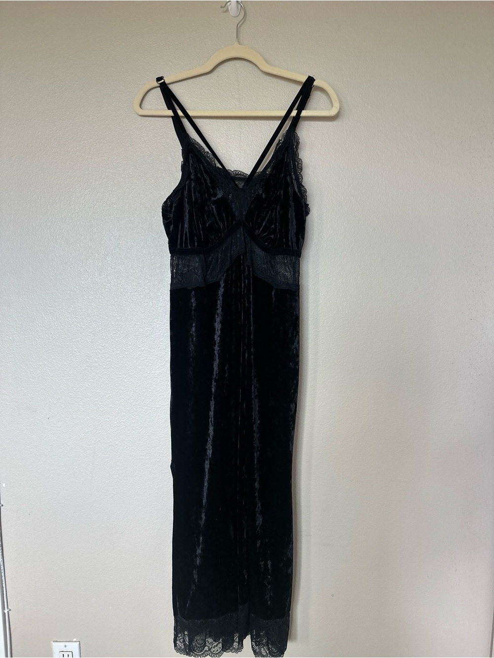 torrid Black Velvet & Lace Chemise Slip